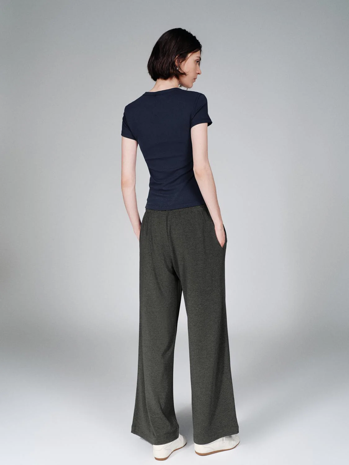 V-Neck Cropped Skinny Fit T-Shirts - Image 14