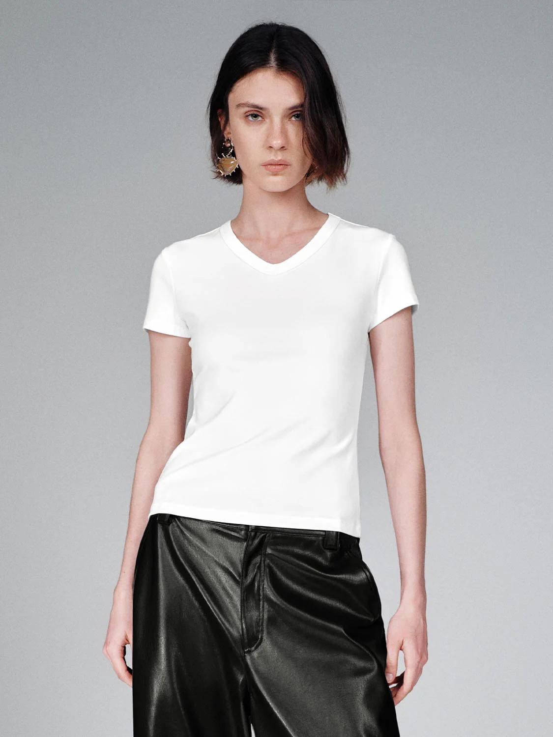 V-Neck Cropped Skinny Fit T-Shirts - Image 25