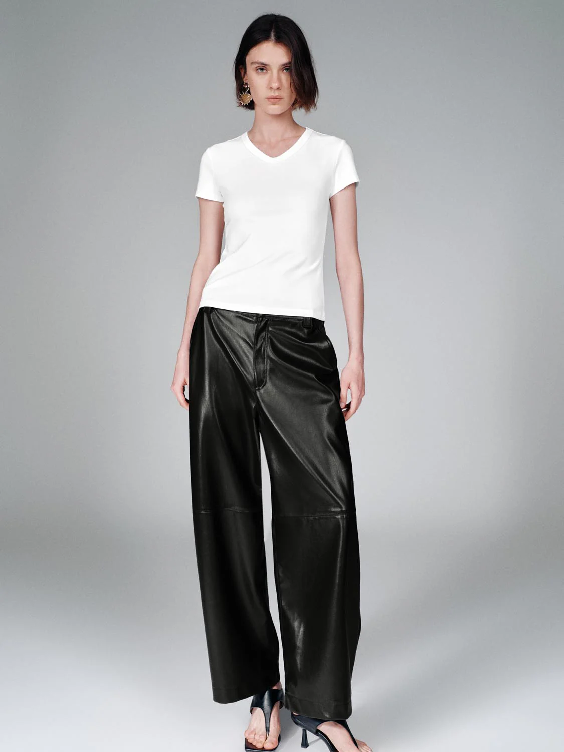 V-Neck Cropped Skinny Fit T-Shirts - Image 29