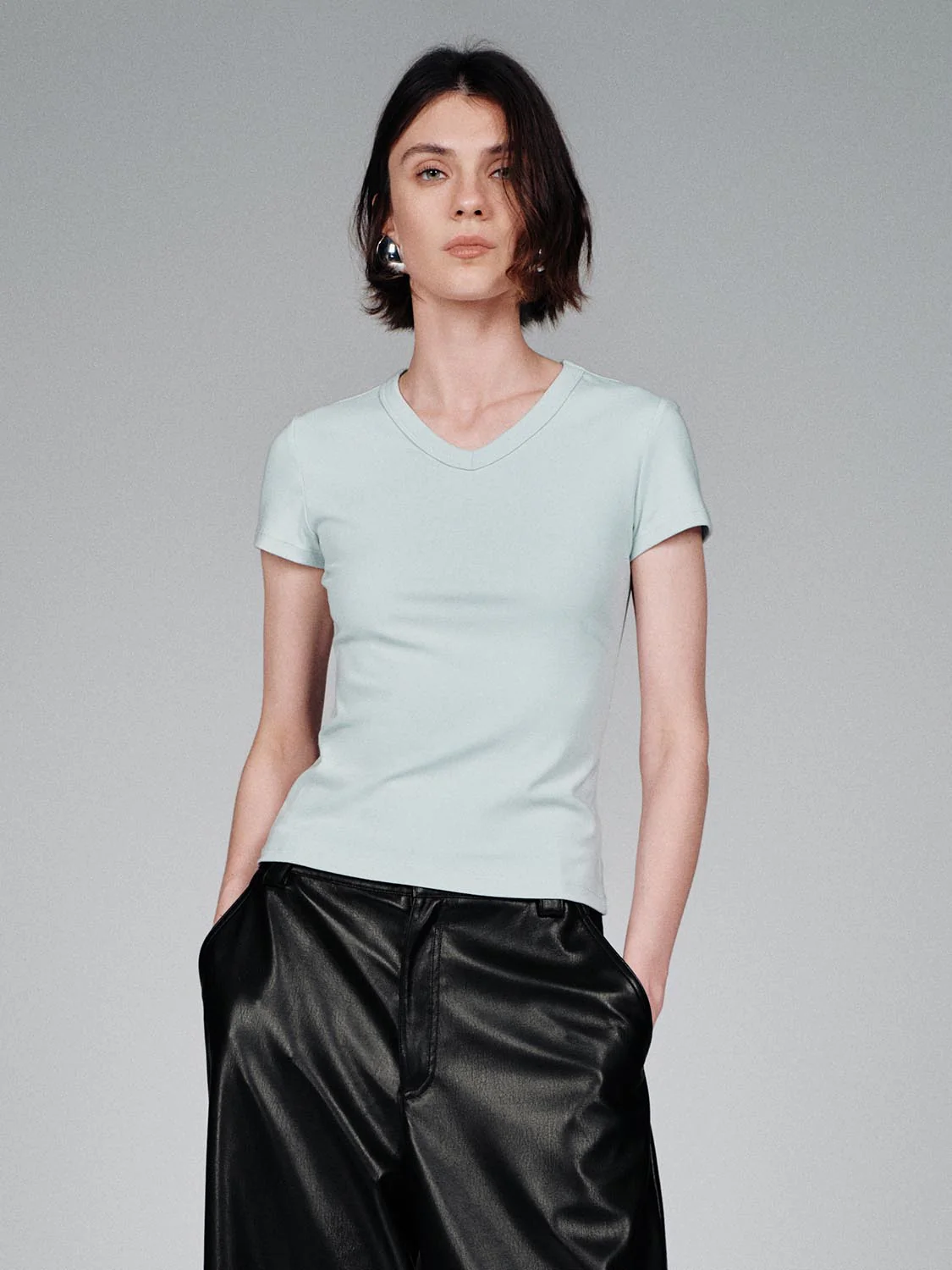 V-Neck Cropped Skinny Fit T-Shirts - Image 45